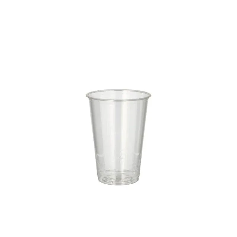 Der Kaltgetränkebecher „pure“ PLA 0,2 l glasklar der PAPSTAR GmbH mit seinem minimalistischen und schlichten zylindrischen Design wird vor einem schlichten weißen Hintergrund präsentiert, um sein umweltfreundliches Potenzial hervorzuheben.